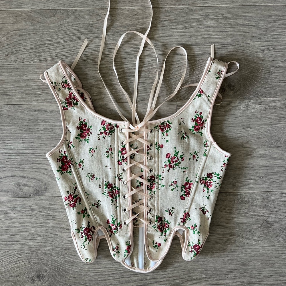 Floral Corset - Picture 2 of 4